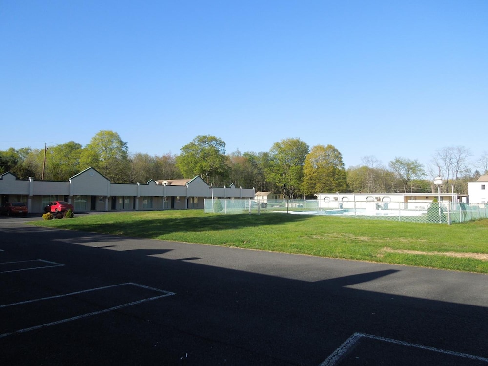Value Inn - carbon neutral hotel in East Stroudsburg