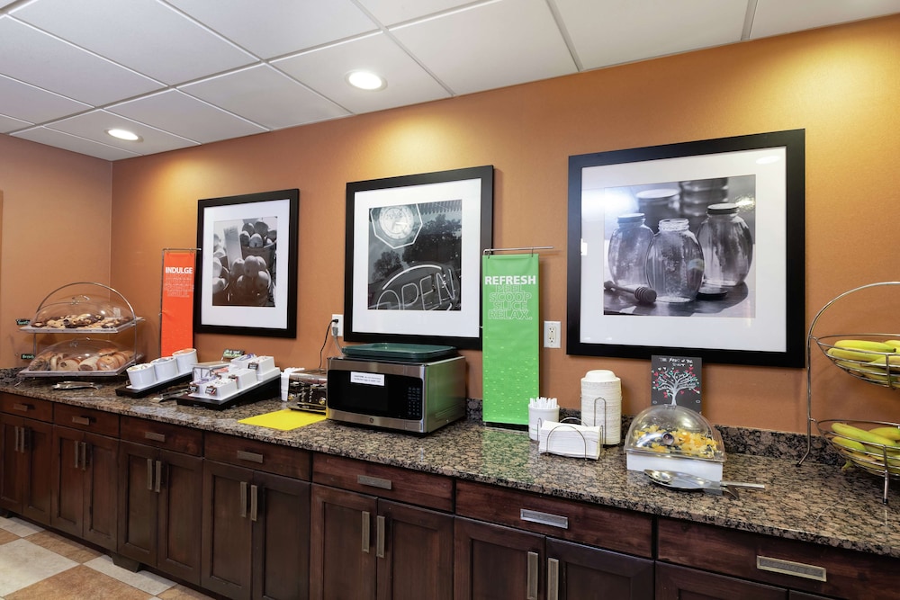 Hampton Inn & Suites Austin Airport - photo 36