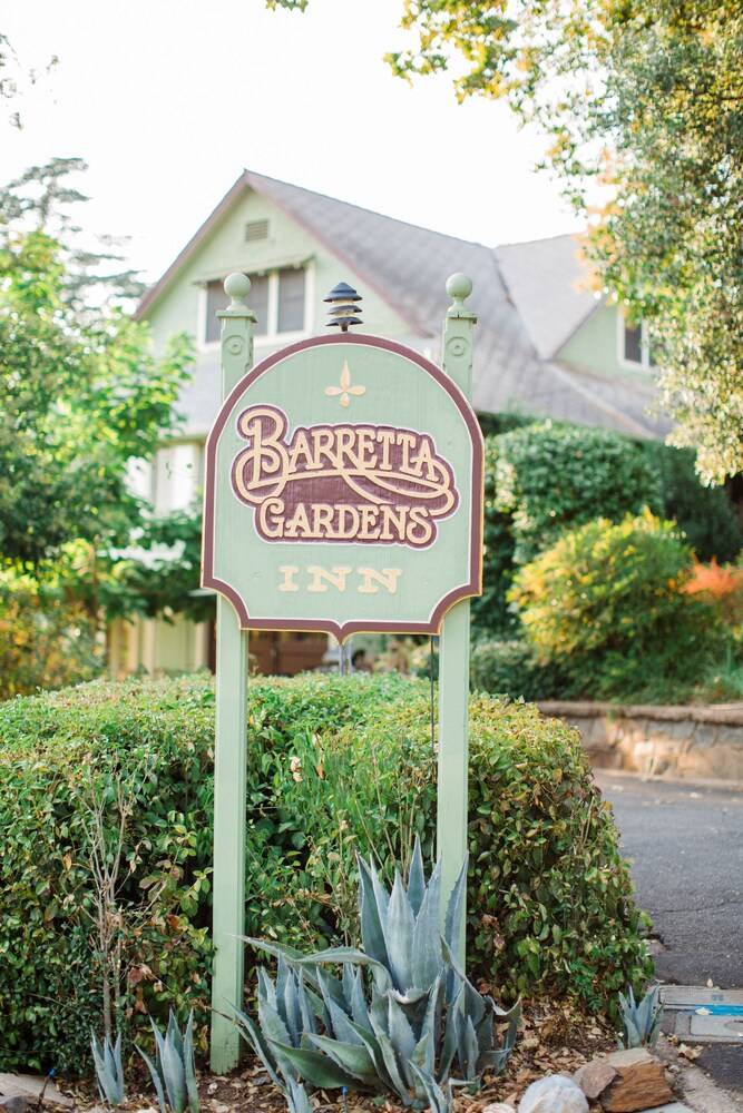 Barretta Gardens Inn - photo 49