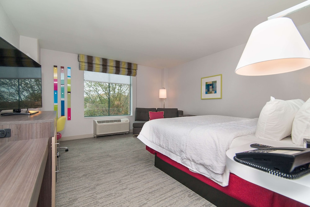 Hampton Inn Norwich - photo 34
