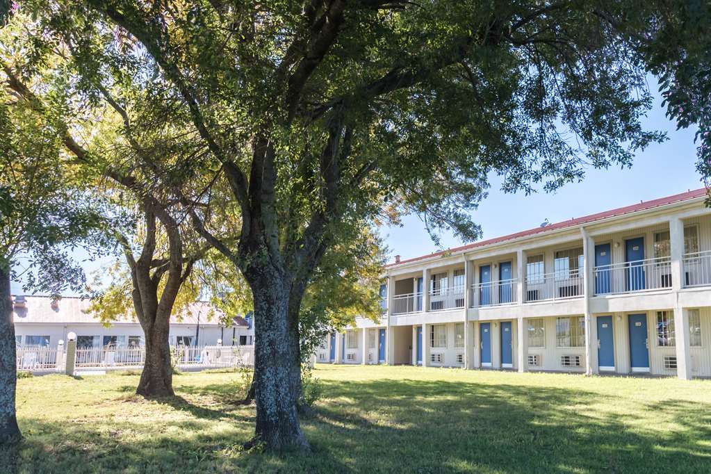 Motel 6 Stephenville TX - photo 6
