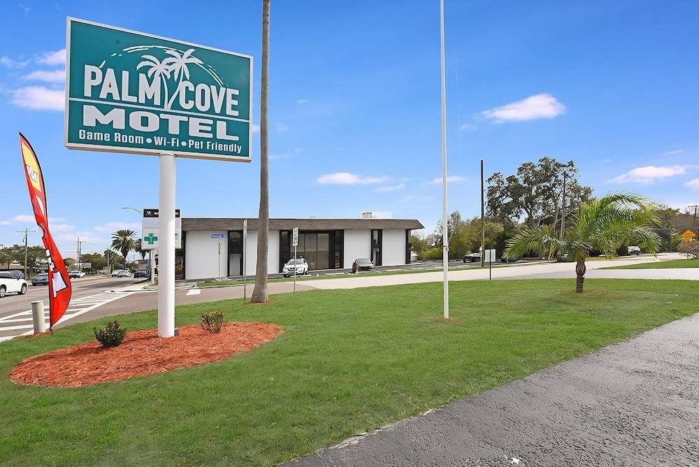 Palm Cove Motel in Clearwater, United States