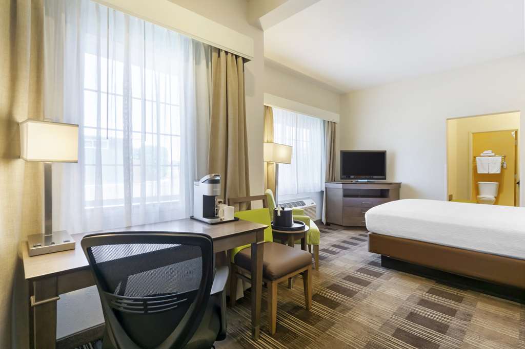 Best Western Plus The Inn at Horse Heaven - photo 18