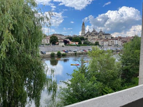 Balcon Sur la Riviere in Perigueux, France