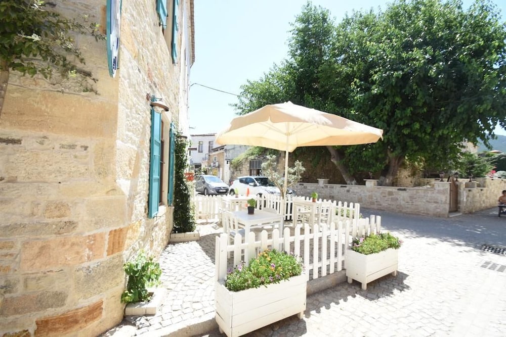 Sim Otel in Foca, Turkey