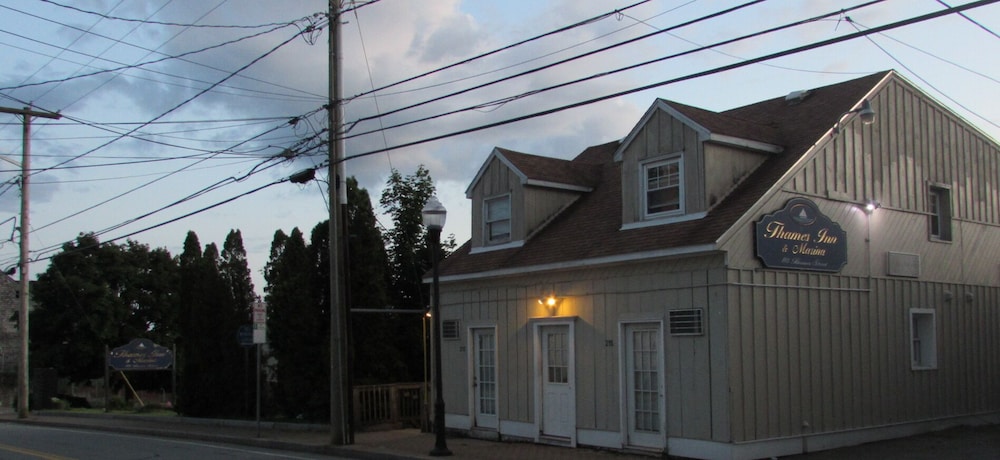 Thames Inn & Marina - photo 12
