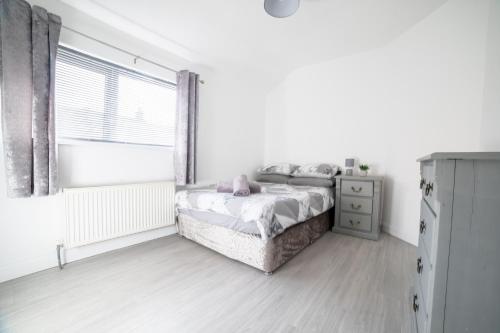 Cheerful 3 Bedroom home with free street Parking — 4-Star Luxury Hotel in Belfast, United Kingdom