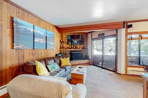 Mountain Time Escape - carbon neutral hotel in Unknown City