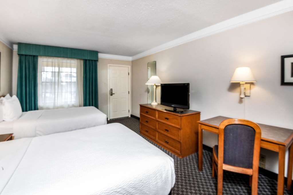 La Quinta Inn By Wyndham IH 10 West San Antonio TX - photo 19