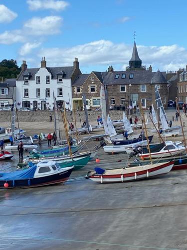 Arduthie Street — 4-Star Luxury Hotel in Stonehaven, United Kingdom