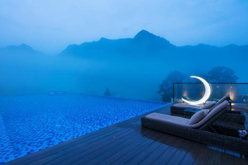 Pandora’s Hilltop House Resort in Zhangjiajie, People's Republic of China