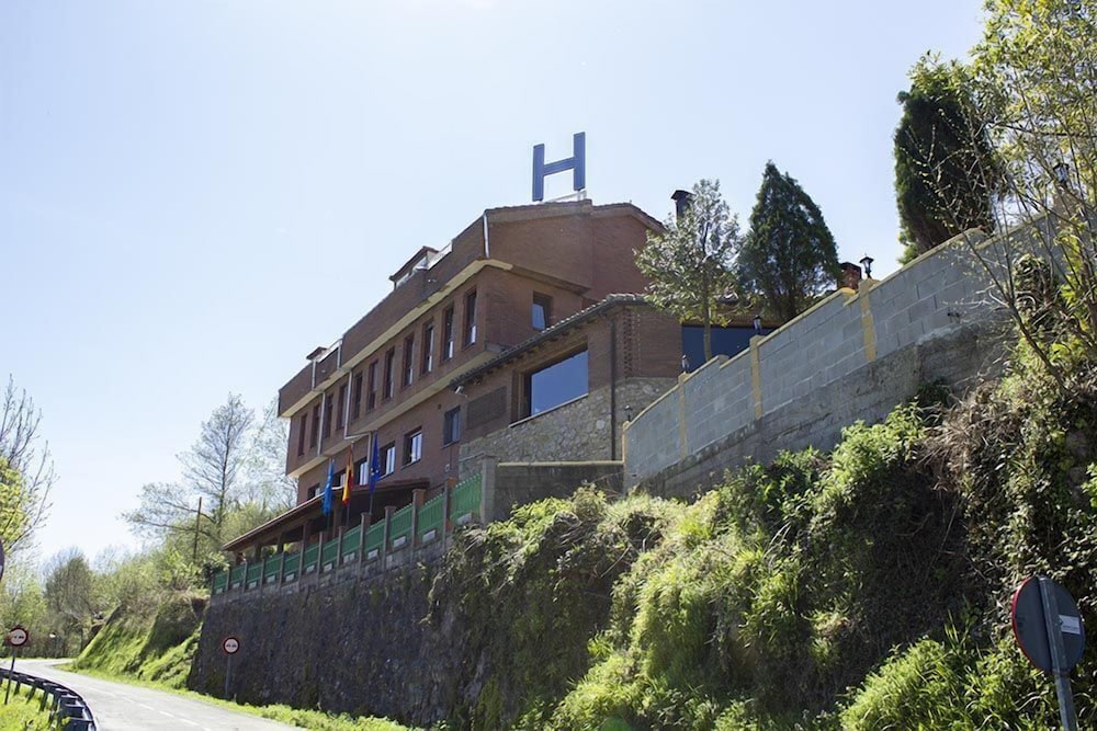 Balcón del Angliru — hotel in Castandiello