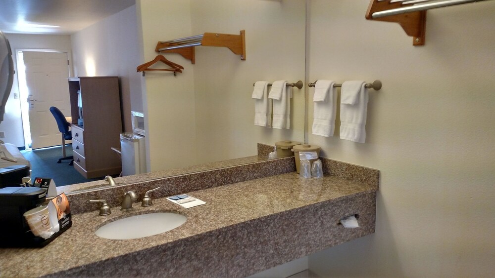 Lewis River Inn - photo 36