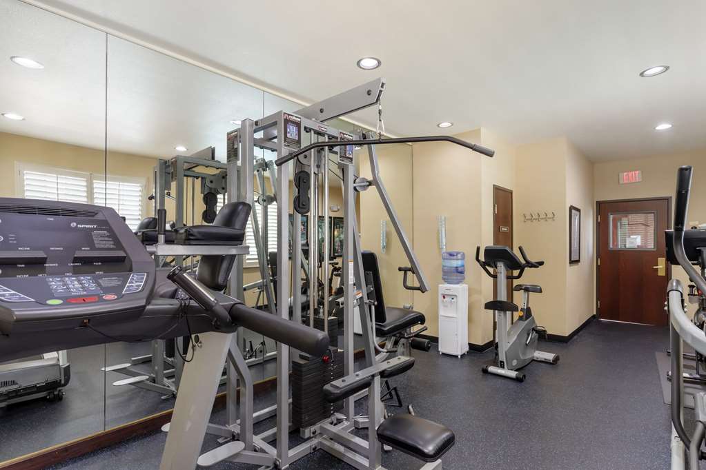 Best Western Plus Crown Colony Inn & Suites - photo 31