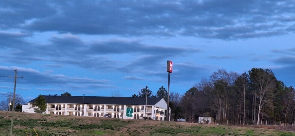Super 8 by Wyndham Kannapolis - photo 22