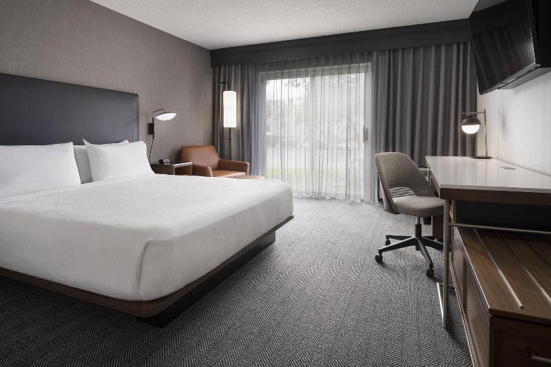 Courtyard by Marriott San Mateo Foster City - photo 112