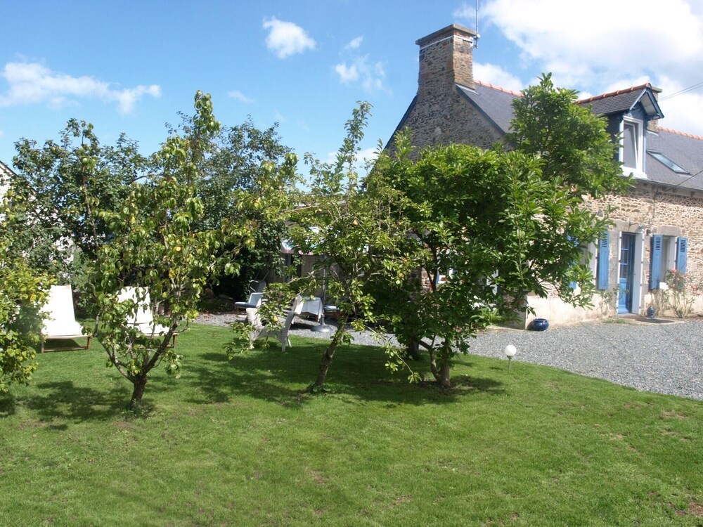 House With 2 Bedrooms in Pordic With Enclosed Garden 3 km From the Beach — 4-Star Luxury Hotel in Pordic, France