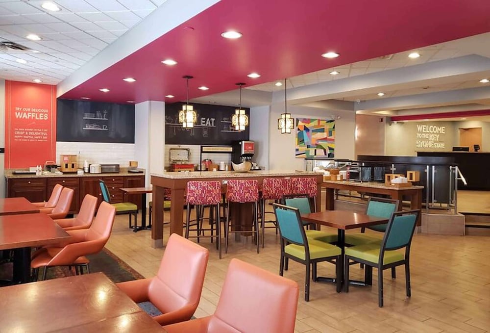Hampton Inn Greensburg - photo 24