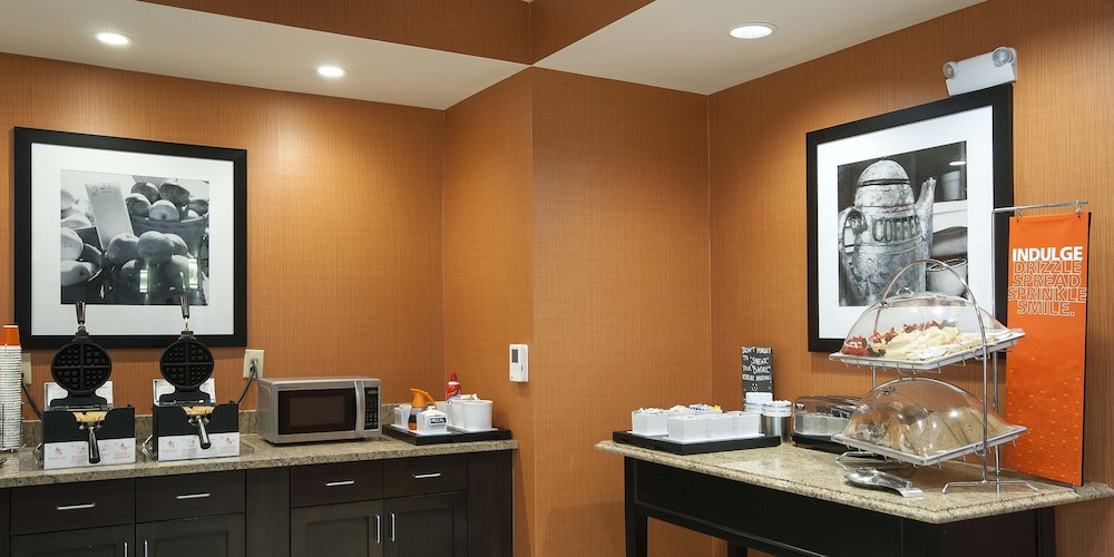Hampton Inn & Suites Seneca Clemson Area - photo 59