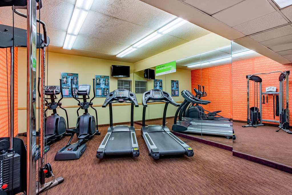La Quinta Inn & Suites by Wyndham Raleigh Crabtree - photo 8