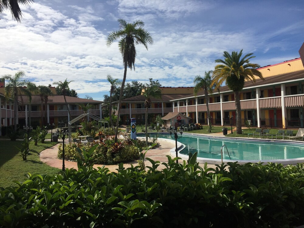 Rodeway Inn Holiday FL - photo 36