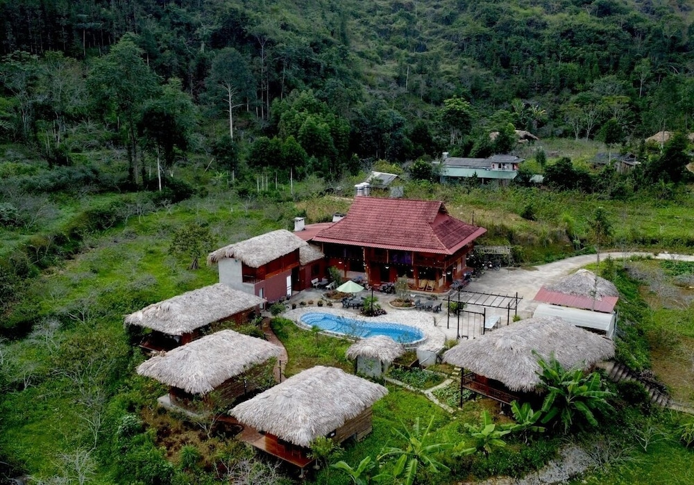Bac Ha Lodge Retreat — 4-Star Luxury Hotel in Bac Ha, Vietnam