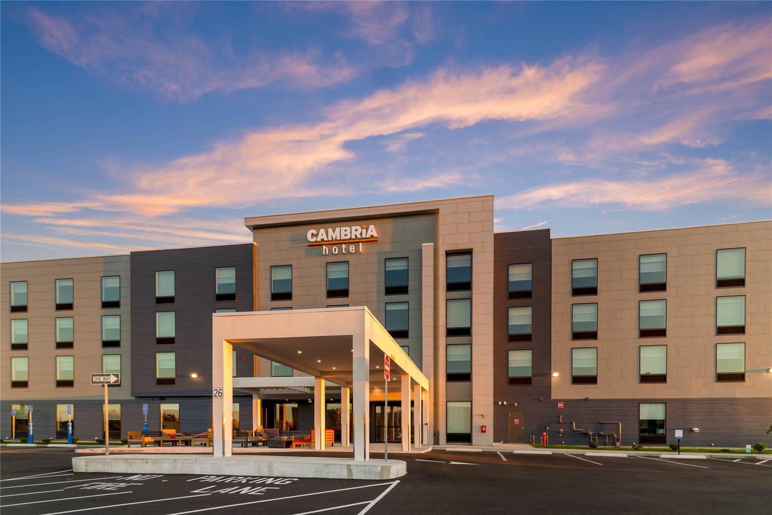 Cambria Hotel & Suites Plymouth - photo 4