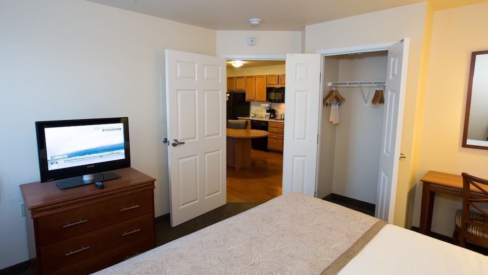 Candlewood Suites Springfield by IHG - photo 6