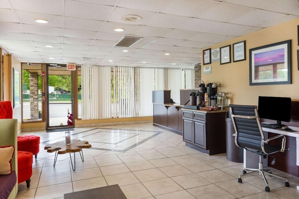 Rodeway Inn & Suites Stroudsburg Poconos - photo 7