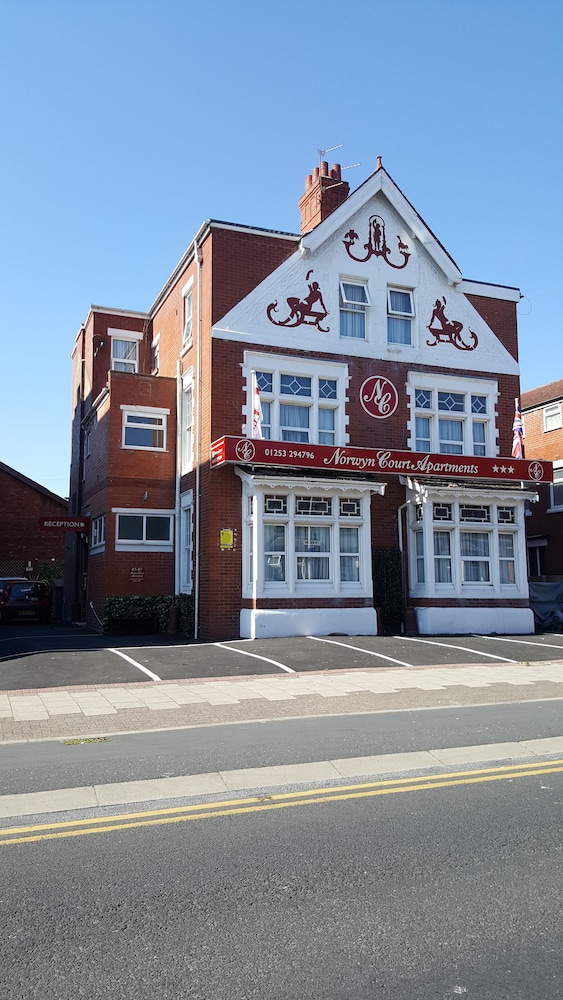 Norwyn Court Holiday Apartments — 4-Star Luxury Hotel in Blackpool, United Kingdom