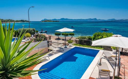 Villa FARO Alcanada Alcudia — 4-Star Luxury Hotel in Alcudia, Spain