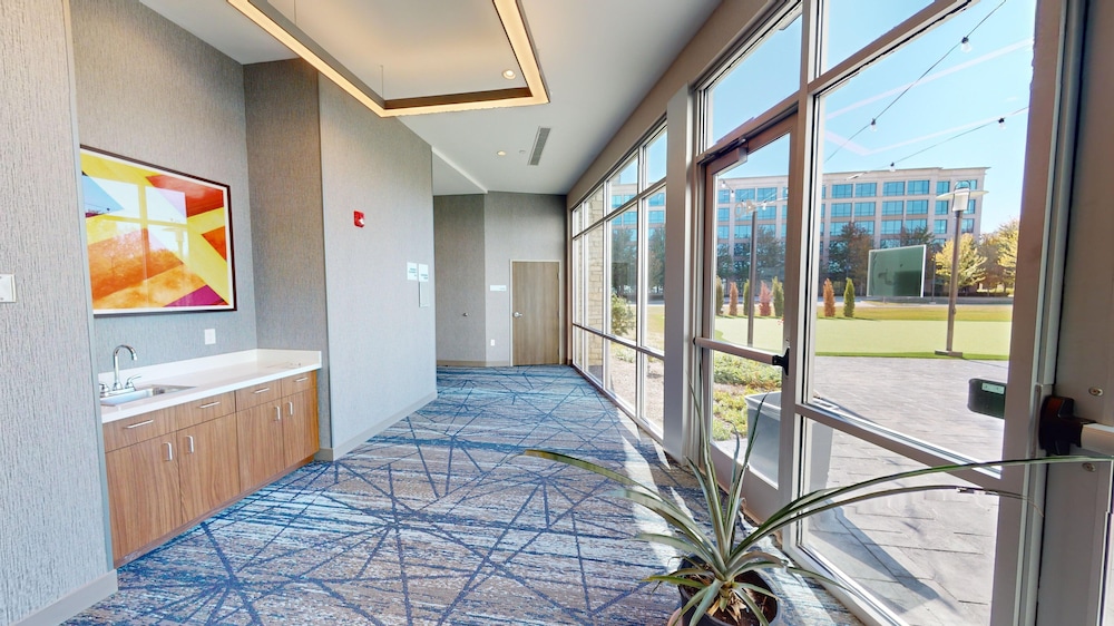 Holiday Inn Express & Suites Chicago Schaumburg an IHG Hotel - photo 65