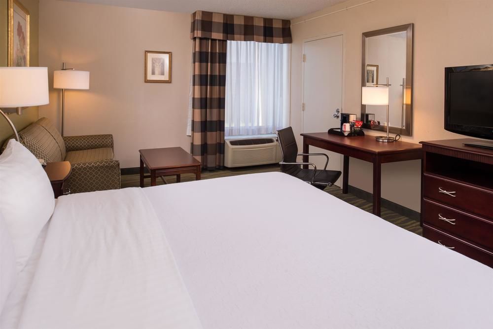 Ramada Plaza Rochester Airport - photo 85
