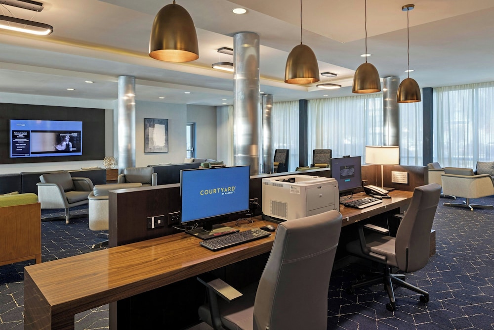 Courtyard by Marriott Long Beach Airport - photo 37