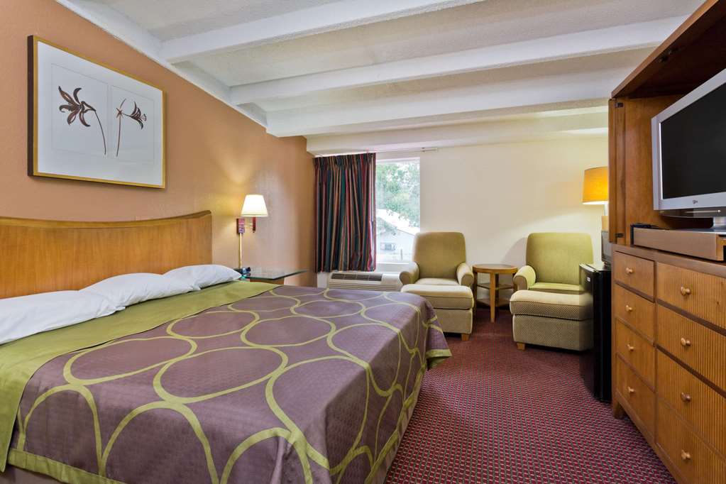 Super 8 by Wyndham Melbourne - photo 17