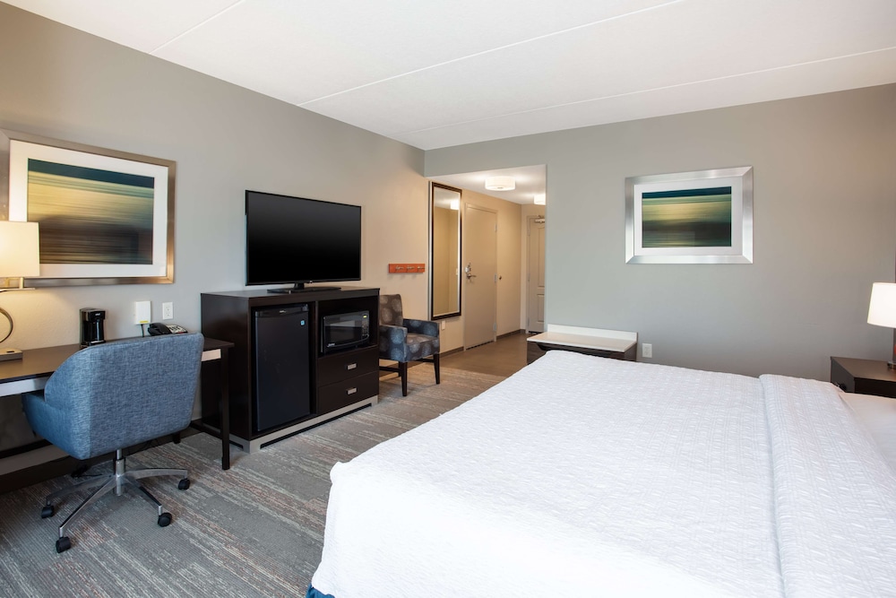 Hampton Inn & Suites Columbia Southeast Ft. Jackson - photo 11