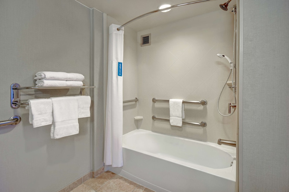 Hampton Inn & Suites Alexandria Old Town Area South - photo 32