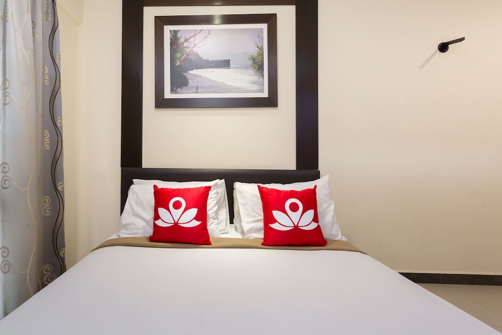 ZEN Rooms Basic Sentul Cinema - carbon neutral hotel in Kuala Lumpur