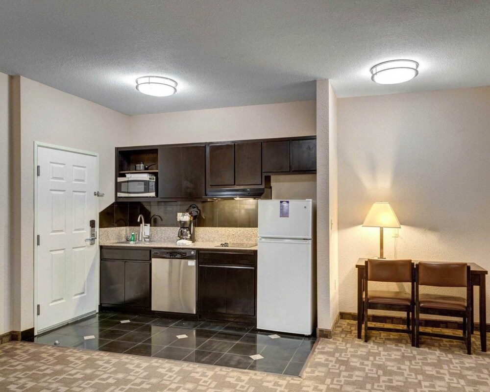 Suburban Extended Stay LaPlace - photo 11
