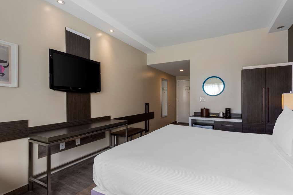 Best Western Plus Brooklyn Bay Hotel - photo 22