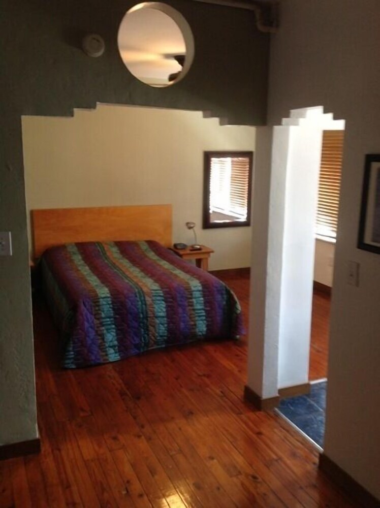 Sherbrooke All Suites Hotel - photo 9