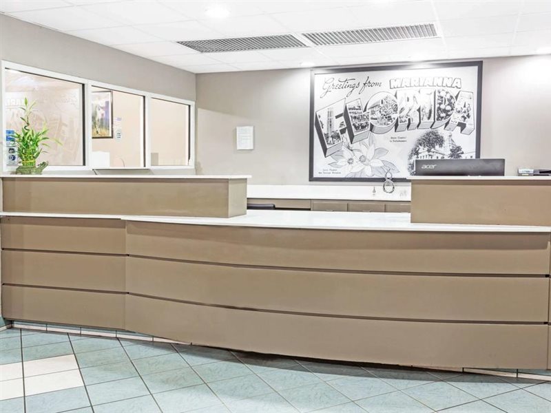 Super 8 by Wyndham Marianna I 10 - photo 11