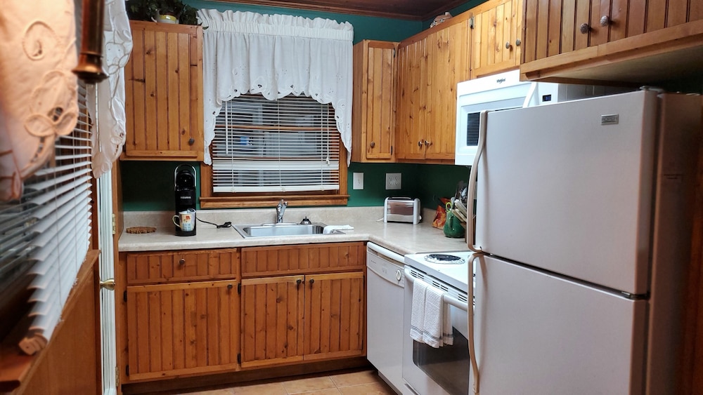 Cozy Creek Cottages - photo 7