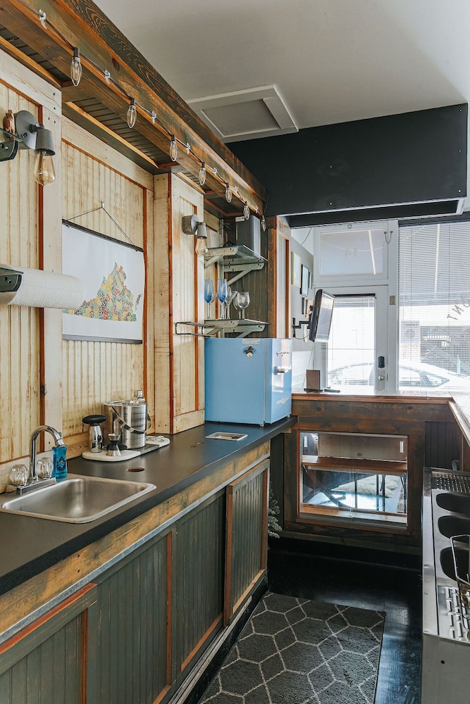 The Storefront - photo 17