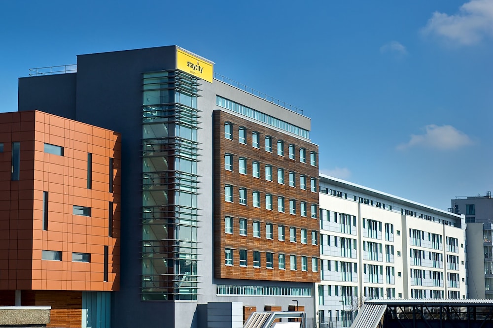 Staycity Aparthotels London Heathrow — 4-Star Luxury Hotel in London, United Kingdom