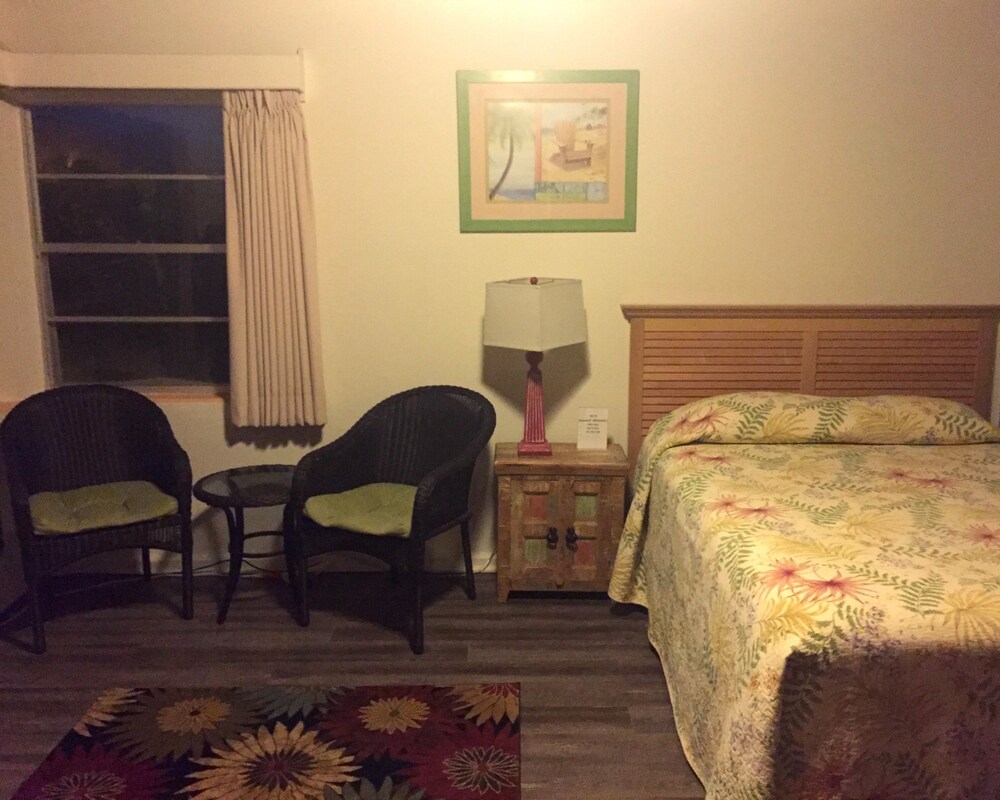 Surf Studio Beach Resort - photo 11