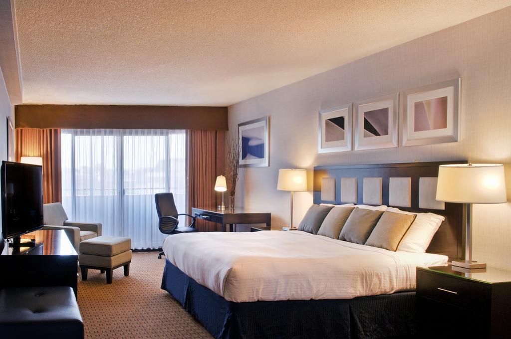 Wyndham Albuquerque Hotel & Conference Center - photo 14