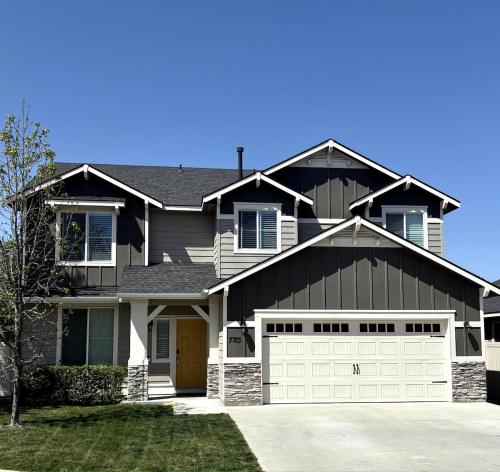 Hole in One Place with Hot Tub and Ping Pong in Boise, United States