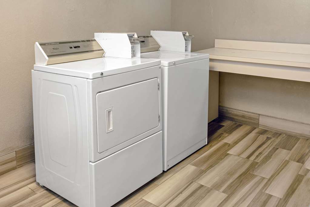 La Quinta Inn & Suites by Wyndham Birmingham Hoover - photo 55