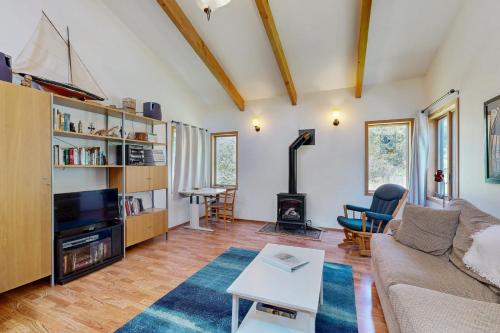 Loon's Landing - carbon neutral hotel in Sea Ranch